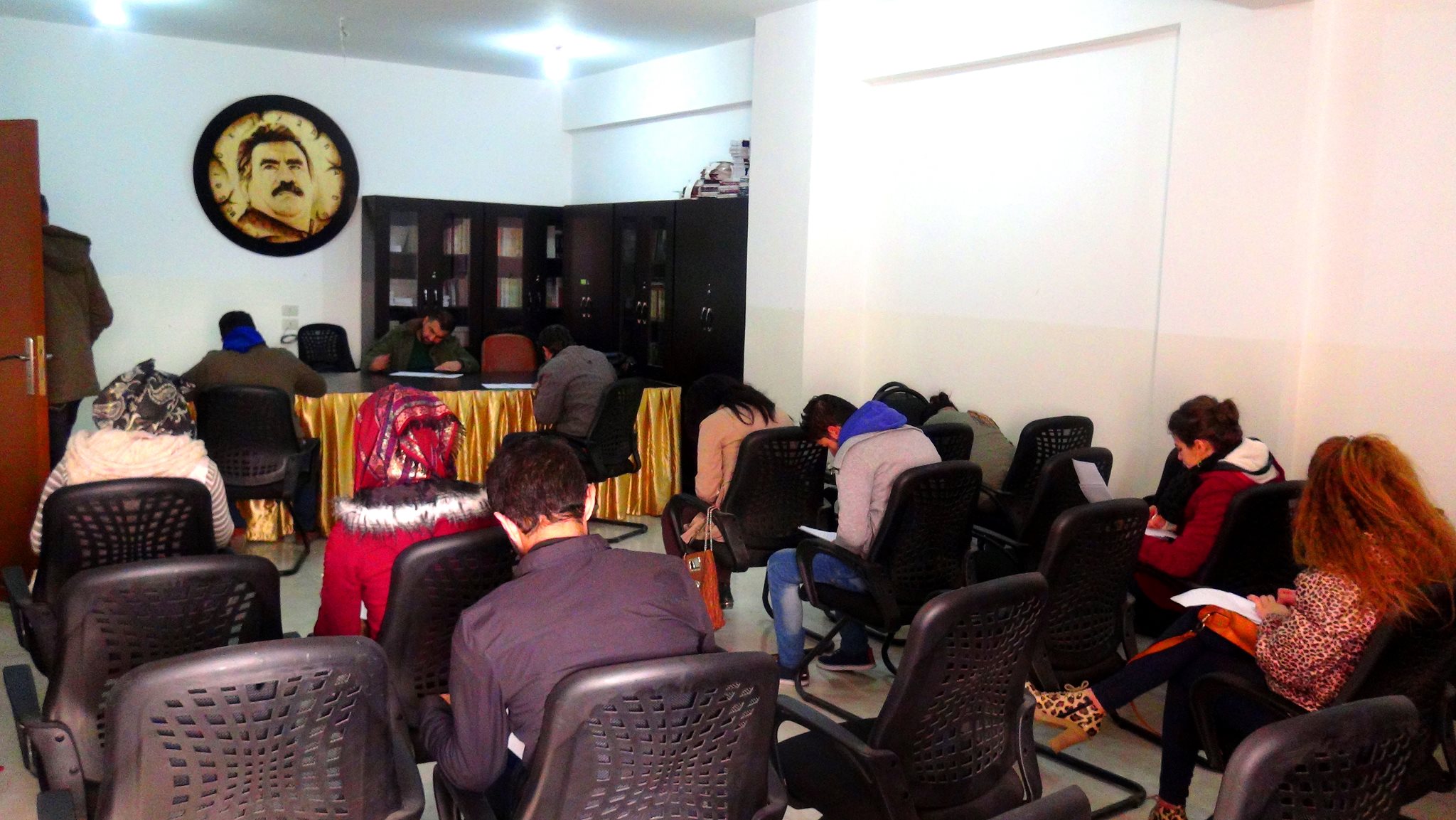 The commission of municipalities and environment provides a job opportunity through recruitment competition .